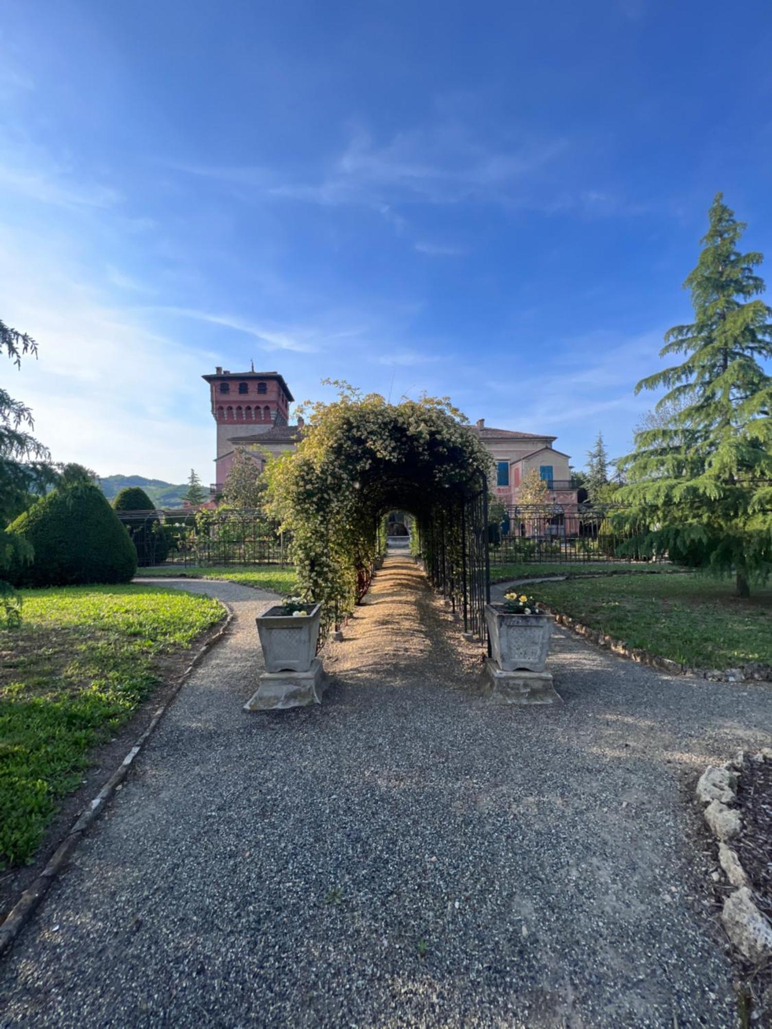 Hotel Il Castello Di Bubbio Exterior foto