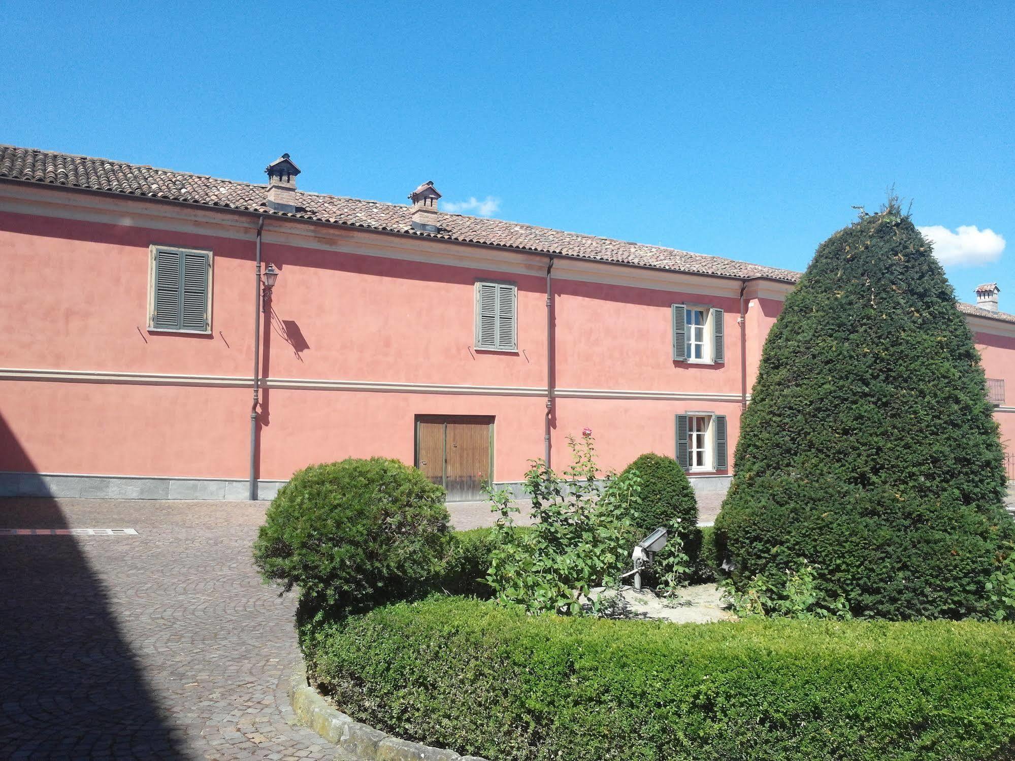 Hotel Il Castello Di Bubbio Exterior foto